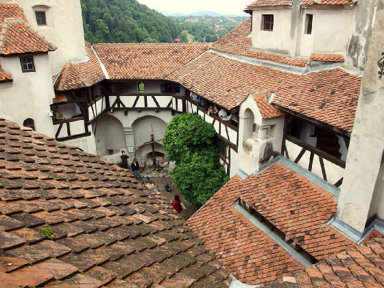 Bran_Castle_1.jpg